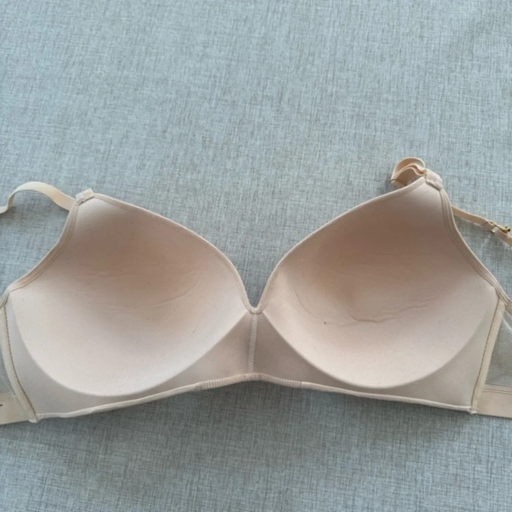 Lively All-Day Deep‎ V No-Wire wireless Nude bra T shirt with J hooks 38DD
